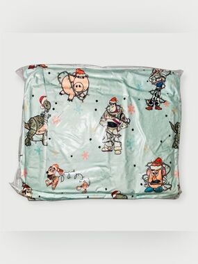 NIB Toy Story Holiday Fleece Blanket